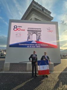 Porte drapeau de la FNAPara